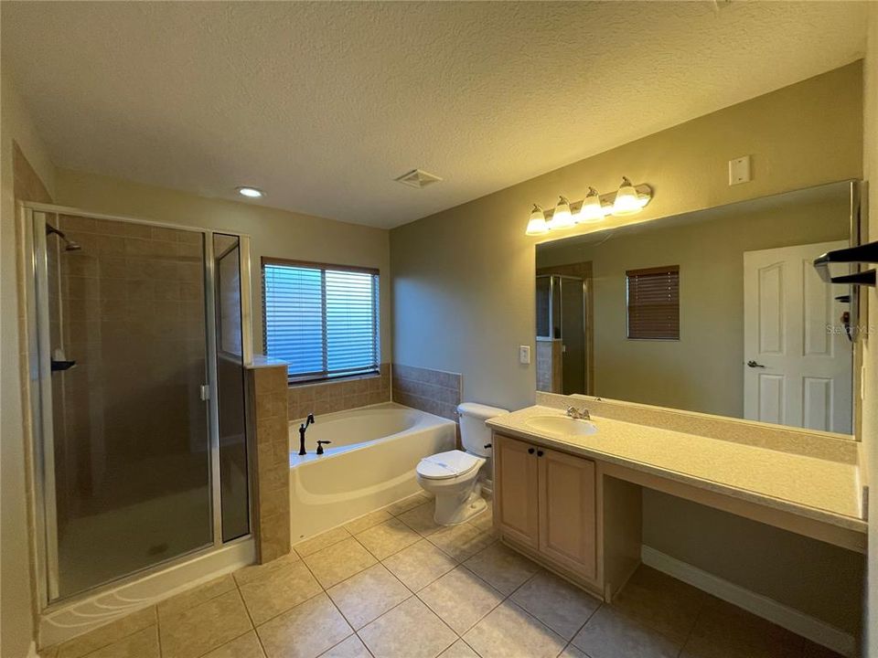 На продажу: $429,900 (3 спален, 2 ванн, 2671 Квадратных фут)