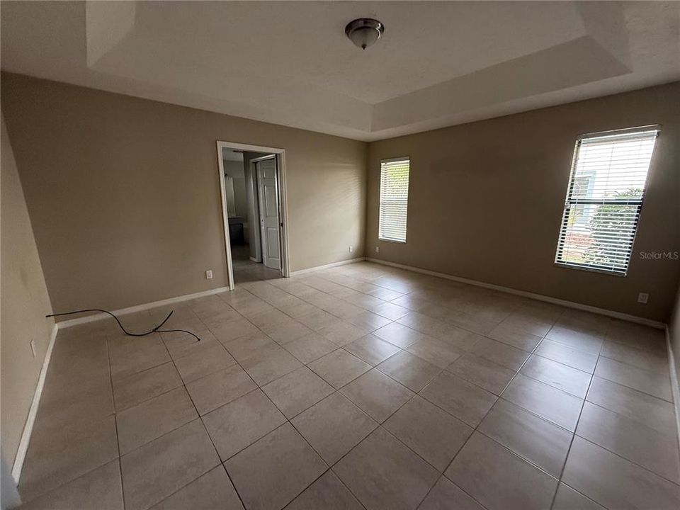 На продажу: $549,900 (4 спален, 2 ванн, 2398 Квадратных фут)