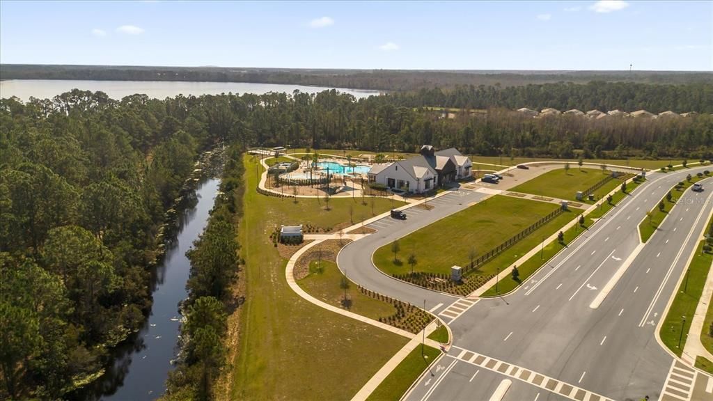 На продажу: $375,900 (4 спален, 2 ванн, 1716 Квадратных фут)