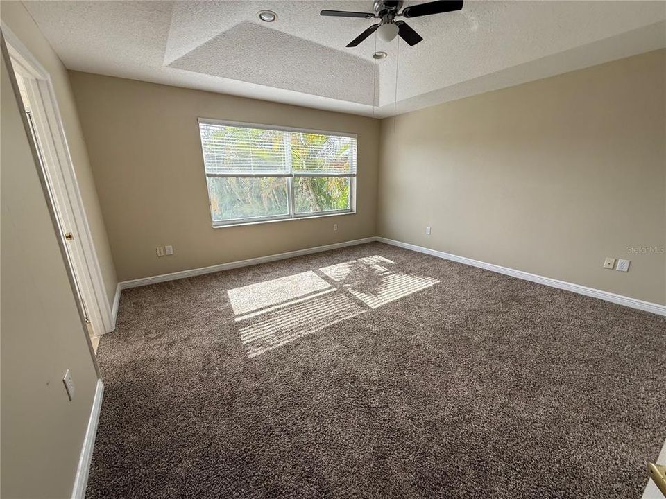 For Sale: $599,900 (4 beds, 2 baths, 2104 Square Feet)