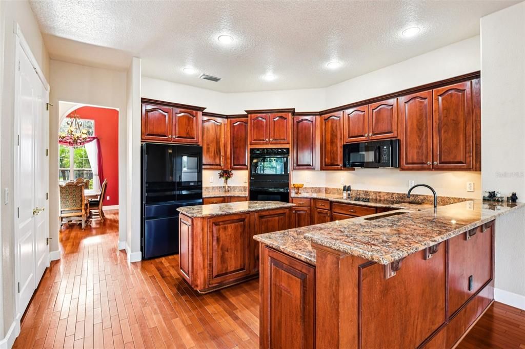 For Sale: $1,095,000 (4 beds, 3 baths, 2980 Square Feet)