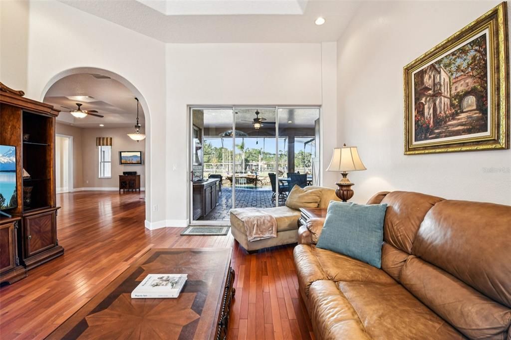 For Sale: $1,095,000 (4 beds, 3 baths, 2980 Square Feet)