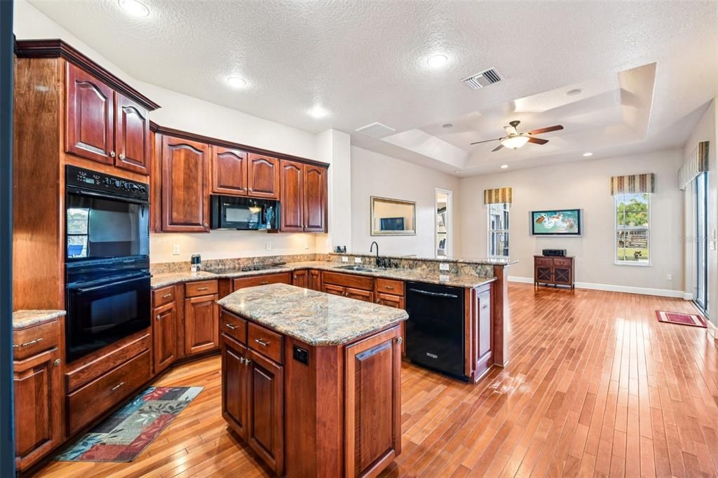 For Sale: $1,095,000 (4 beds, 3 baths, 2980 Square Feet)