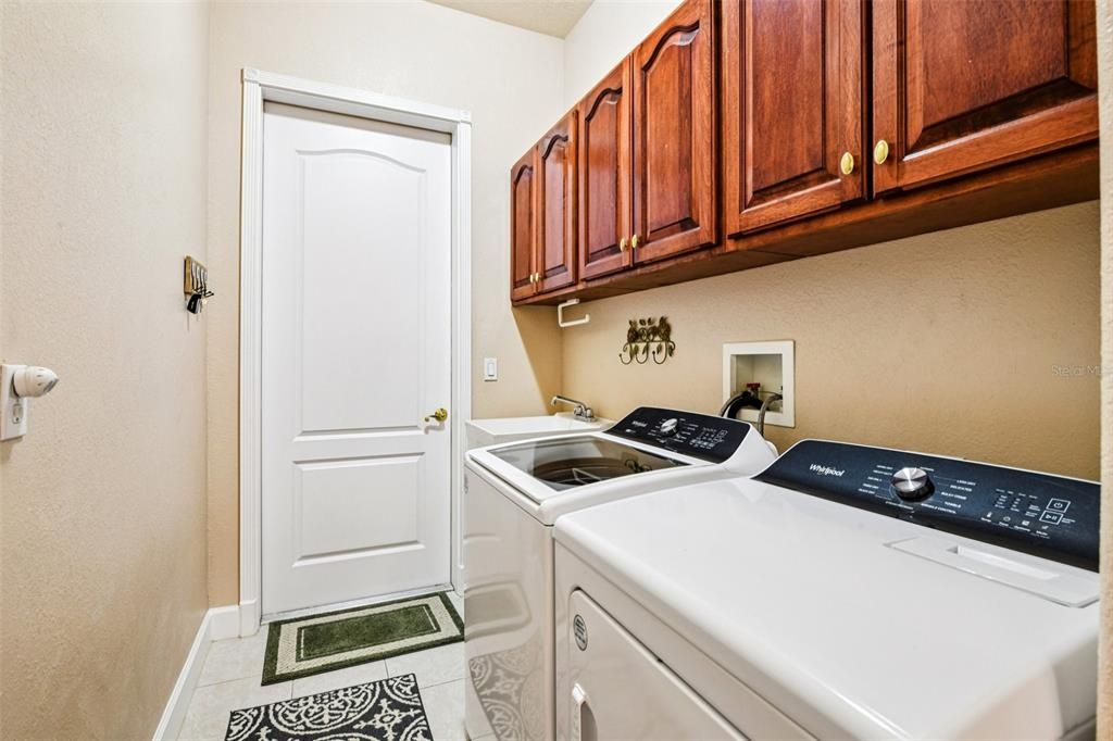 For Sale: $1,095,000 (4 beds, 3 baths, 2980 Square Feet)