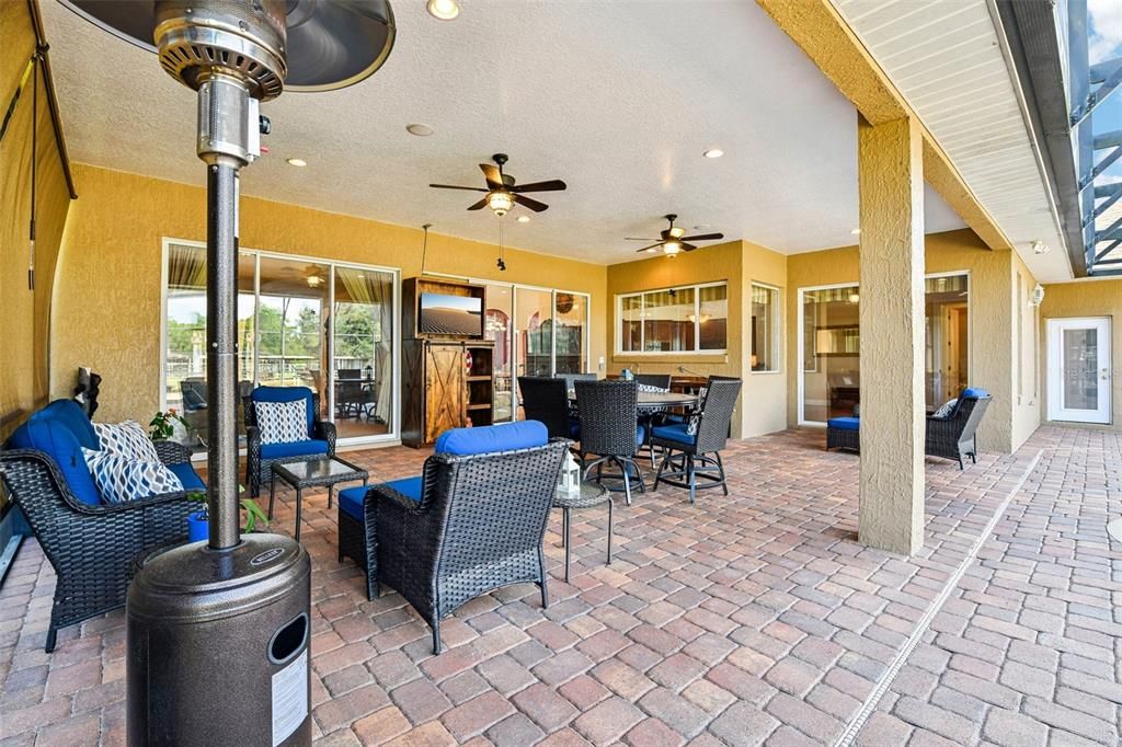 For Sale: $1,095,000 (4 beds, 3 baths, 2980 Square Feet)