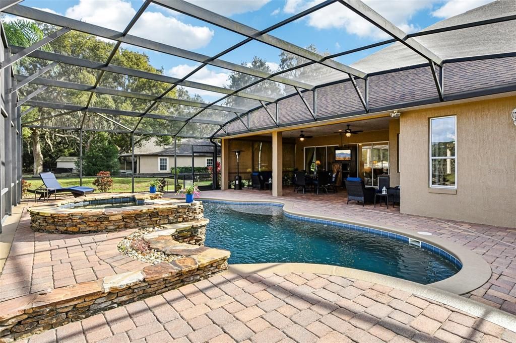 For Sale: $1,095,000 (4 beds, 3 baths, 2980 Square Feet)