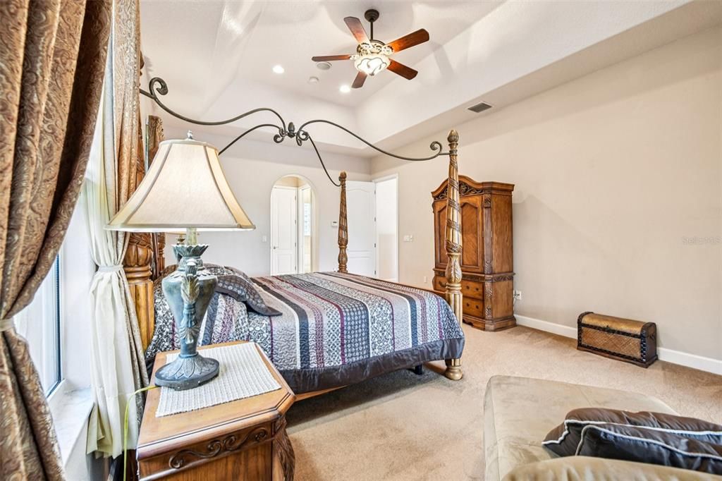 For Sale: $1,095,000 (4 beds, 3 baths, 2980 Square Feet)