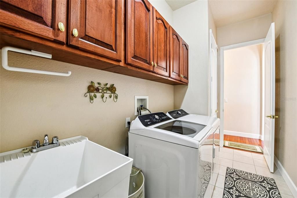 For Sale: $1,095,000 (4 beds, 3 baths, 2980 Square Feet)