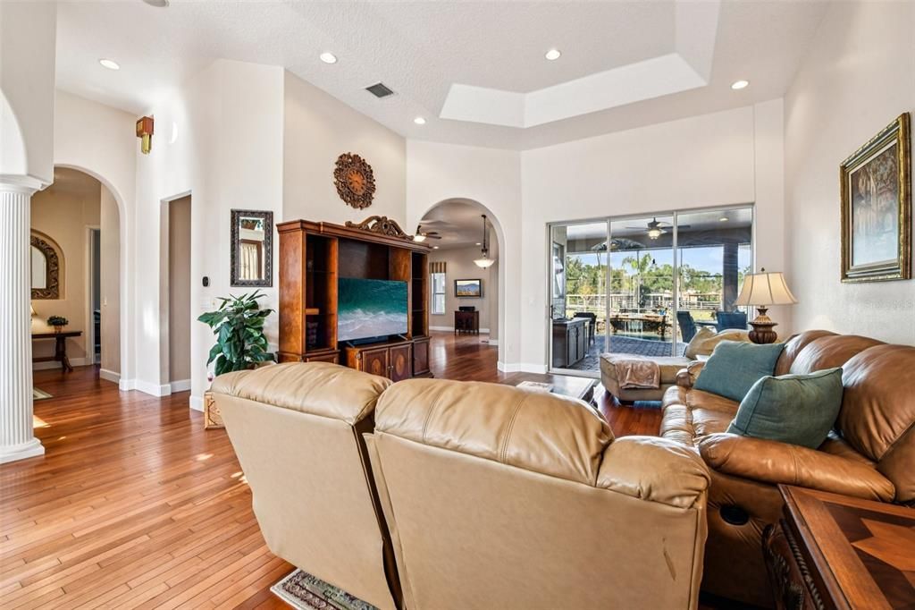 For Sale: $1,095,000 (4 beds, 3 baths, 2980 Square Feet)