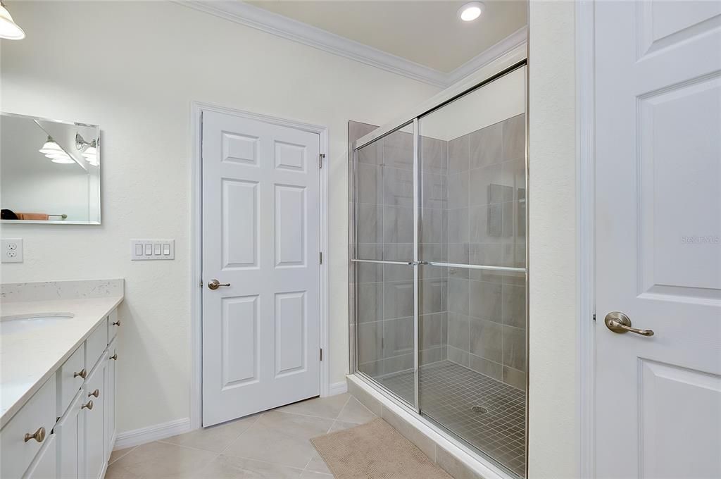 En Venta: $359,900 (3 camas, 2 baños, 1998 Pies cuadrados)