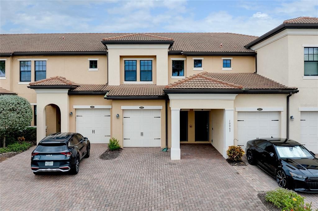 En Venta: $359,900 (3 camas, 2 baños, 1998 Pies cuadrados)