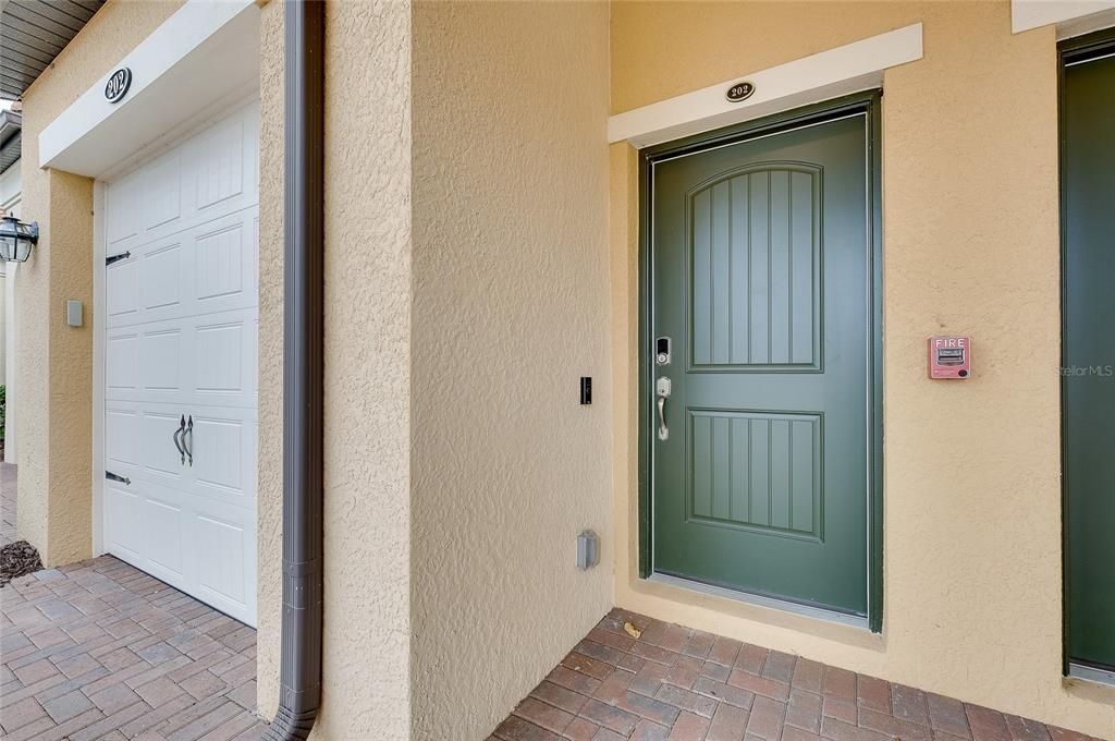 En Venta: $359,900 (3 camas, 2 baños, 1998 Pies cuadrados)