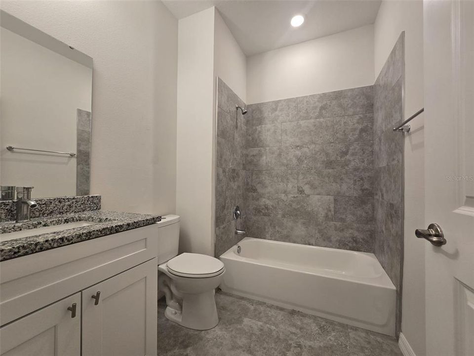 For Rent: $1,700 (3 beds, 2 baths, 1230.5 Square Feet)