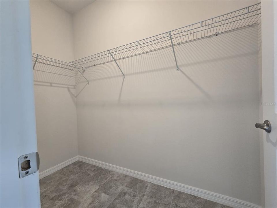 For Rent: $1,700 (3 beds, 2 baths, 1230.5 Square Feet)