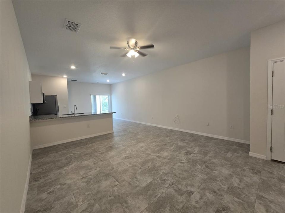 For Rent: $1,700 (3 beds, 2 baths, 1230.5 Square Feet)