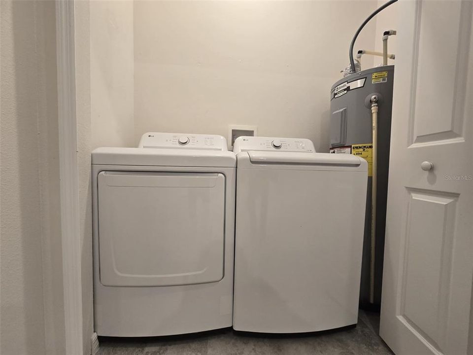 For Rent: $1,700 (3 beds, 2 baths, 1230.5 Square Feet)