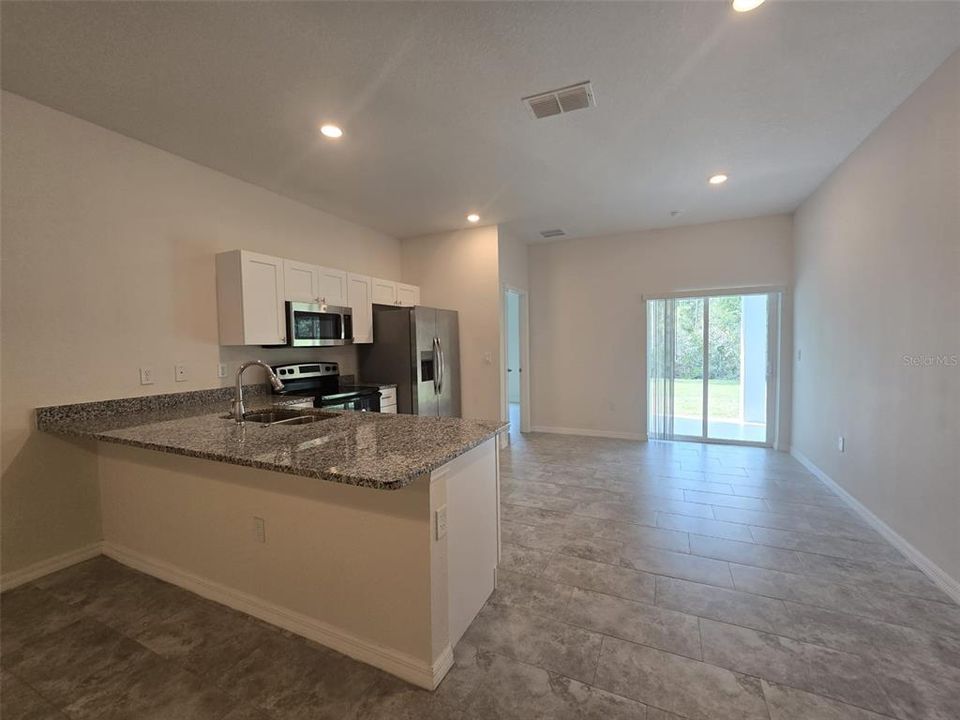 For Rent: $1,700 (3 beds, 2 baths, 1230.5 Square Feet)