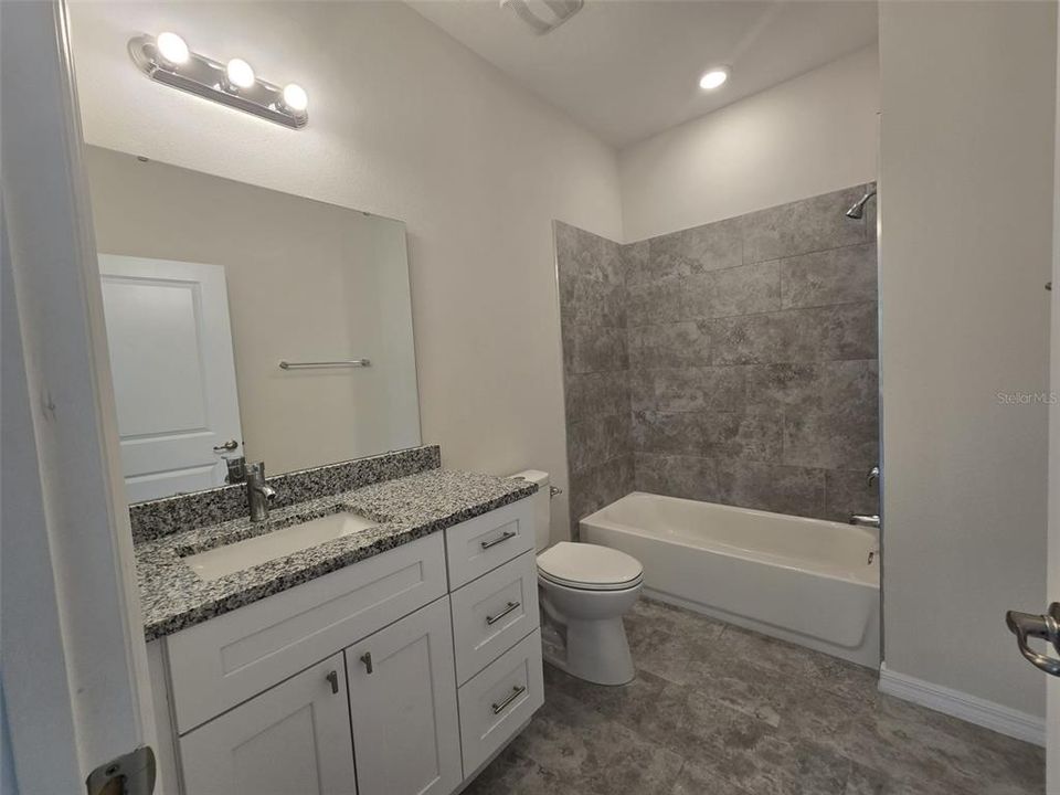 For Rent: $1,700 (3 beds, 2 baths, 1230.5 Square Feet)