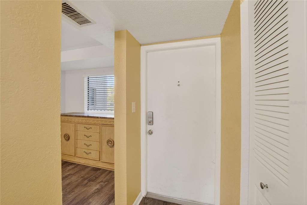 For Rent: $1,799 (2 beds, 2 baths, 1070 Square Feet)