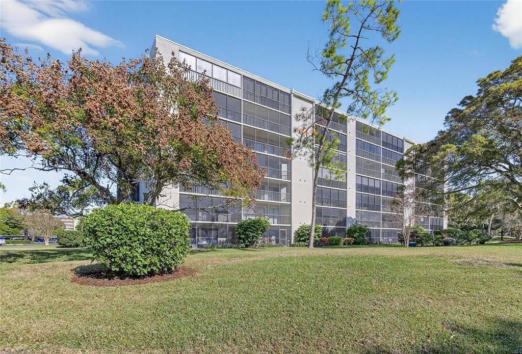 For Rent: $1,799 (2 beds, 2 baths, 1070 Square Feet)