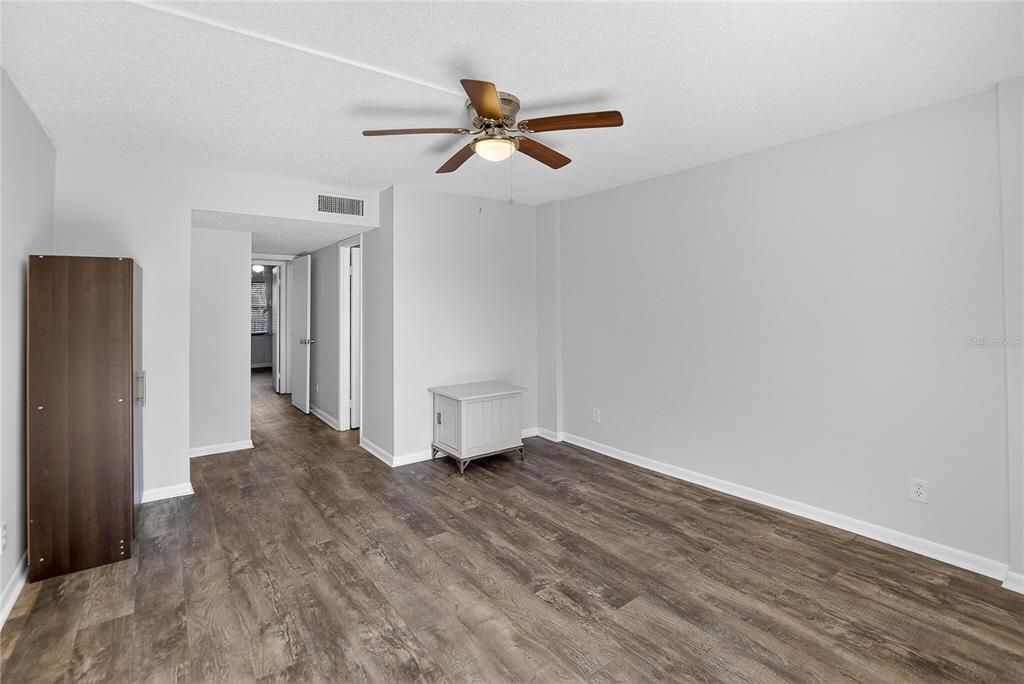 For Rent: $1,799 (2 beds, 2 baths, 1070 Square Feet)