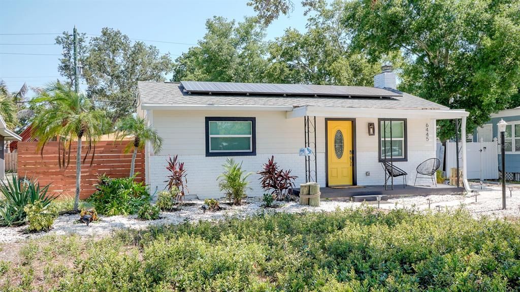 出租: $4,000 (3 贝兹, 2 浴室, 1596 平方英尺)