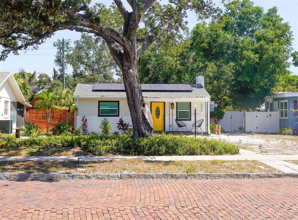 出租: $4,000 (3 贝兹, 2 浴室, 1596 平方英尺)