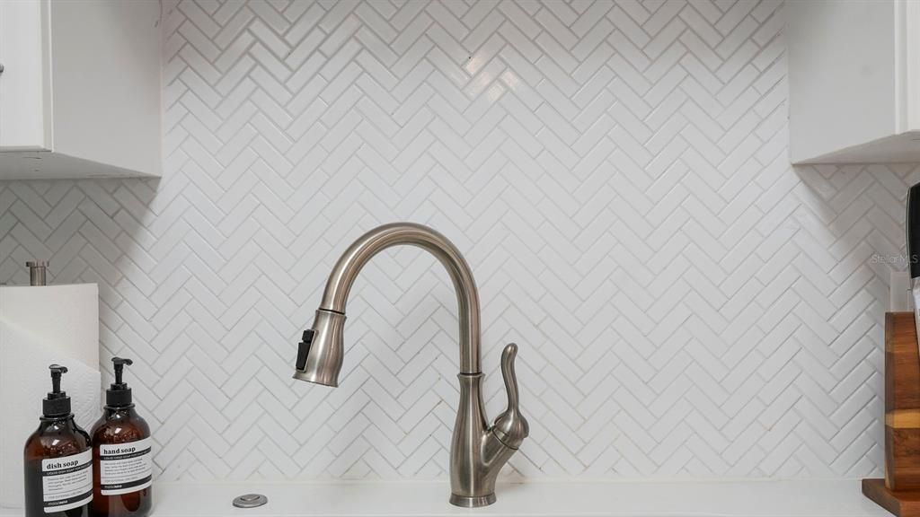 出租: $4,000 (3 贝兹, 2 浴室, 1596 平方英尺)