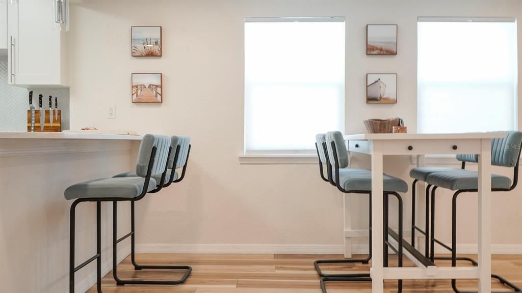 出租: $4,000 (3 贝兹, 2 浴室, 1596 平方英尺)