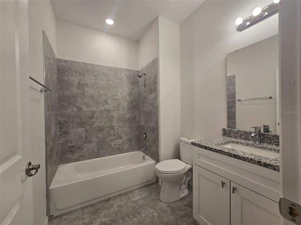 For Rent: $1,700 (3 beds, 2 baths, 1230.5 Square Feet)