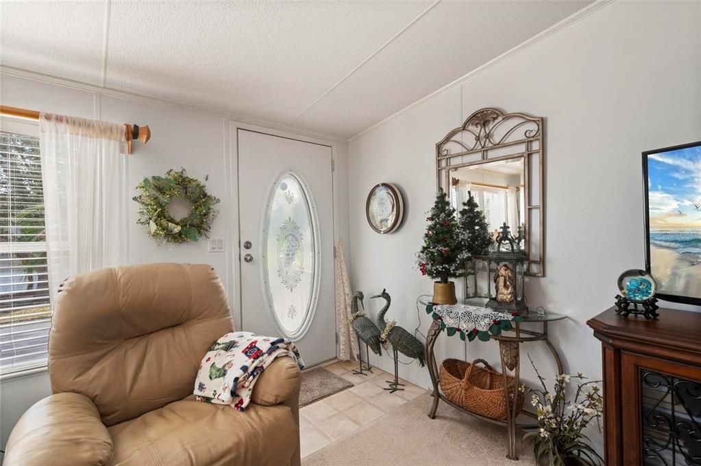 For Sale: $180,000 (3 beds, 2 baths, 1296 Square Feet)