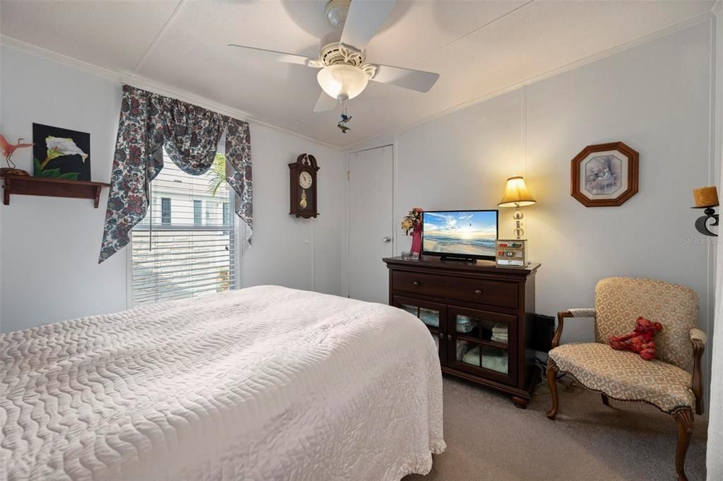 For Sale: $180,000 (3 beds, 2 baths, 1296 Square Feet)