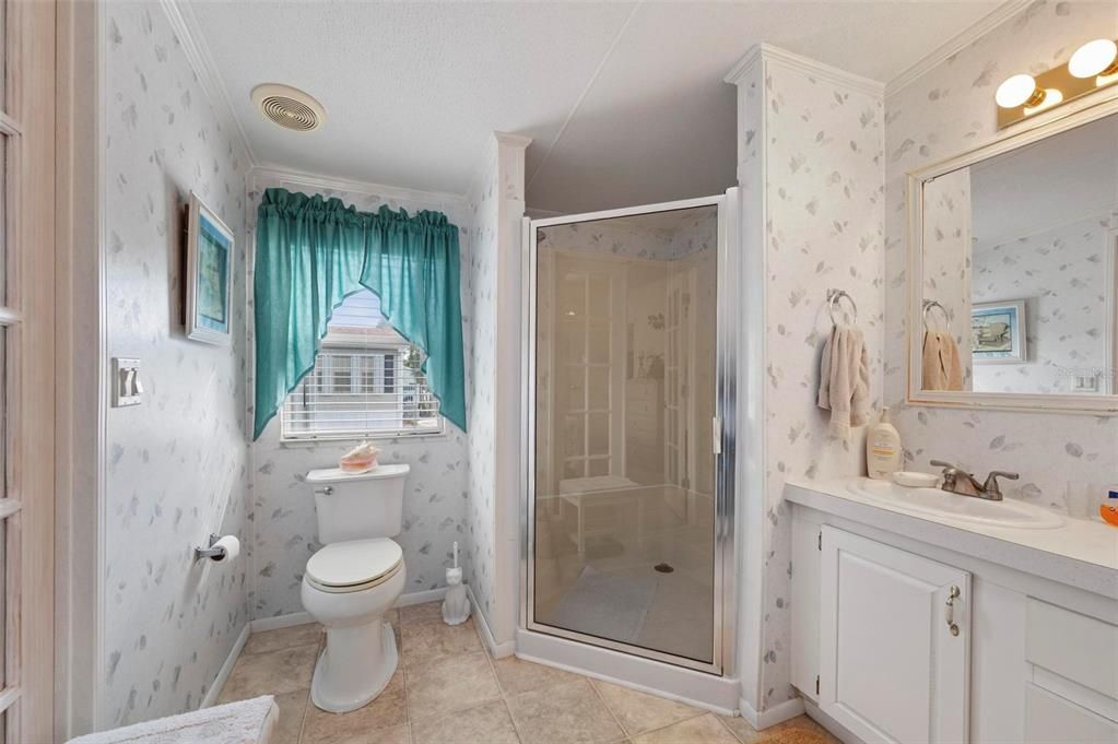 For Sale: $180,000 (3 beds, 2 baths, 1296 Square Feet)