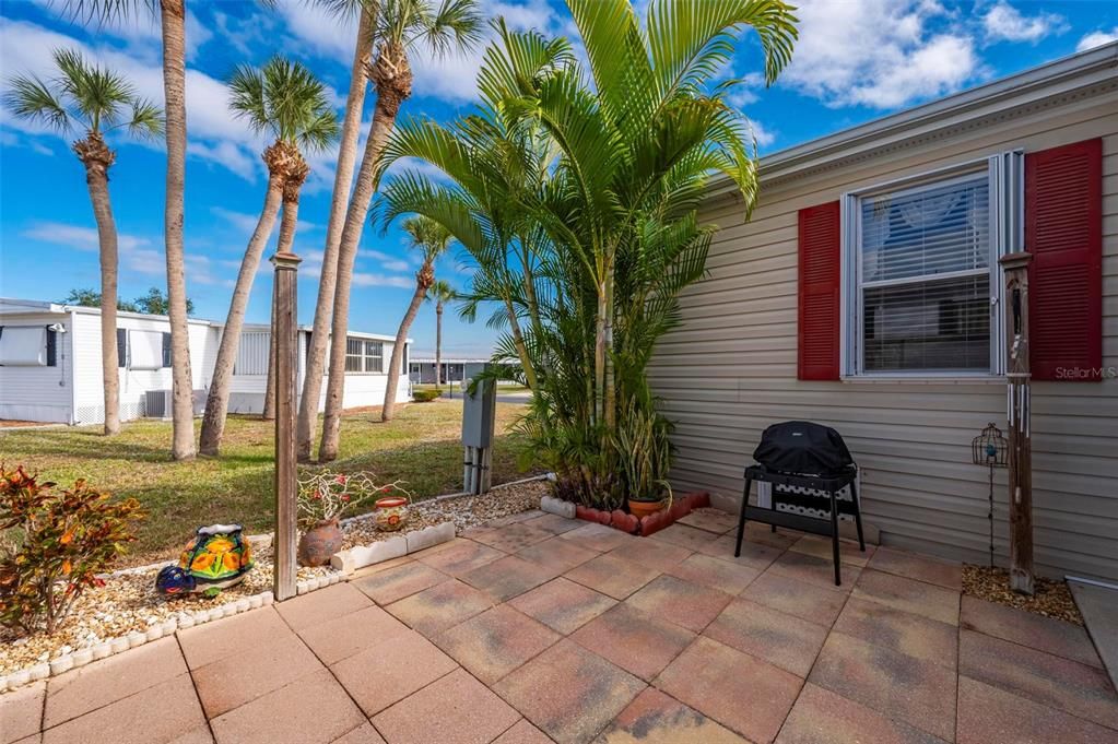 For Sale: $180,000 (3 beds, 2 baths, 1296 Square Feet)