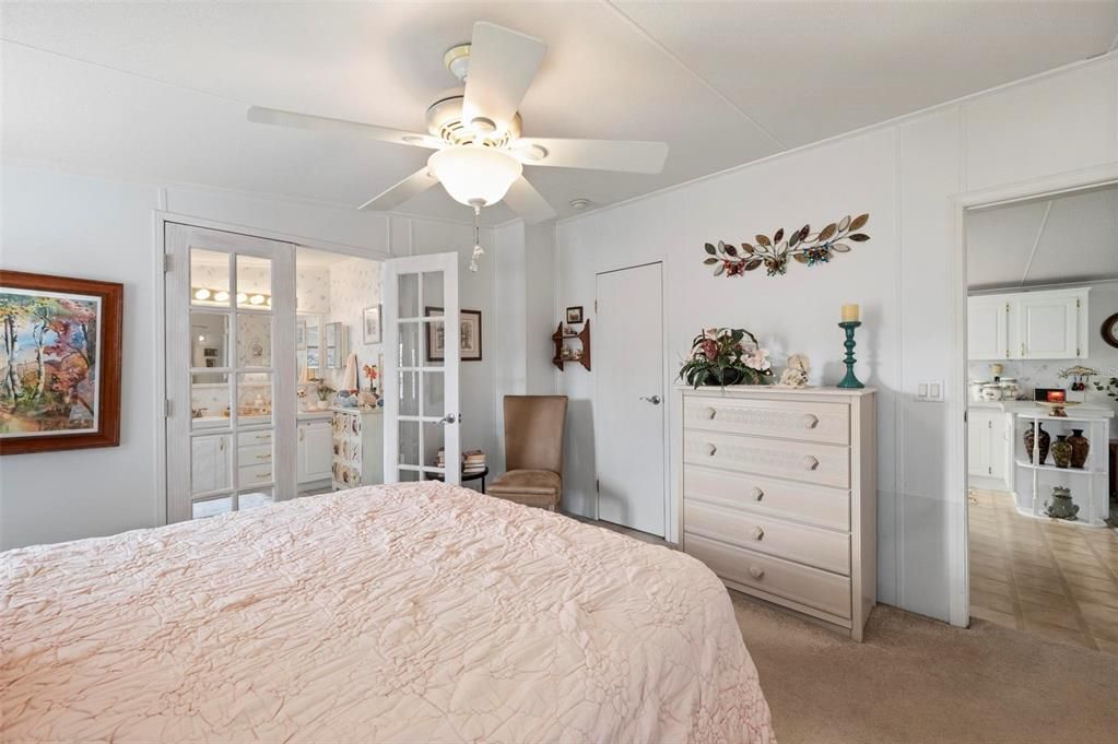 For Sale: $180,000 (3 beds, 2 baths, 1296 Square Feet)