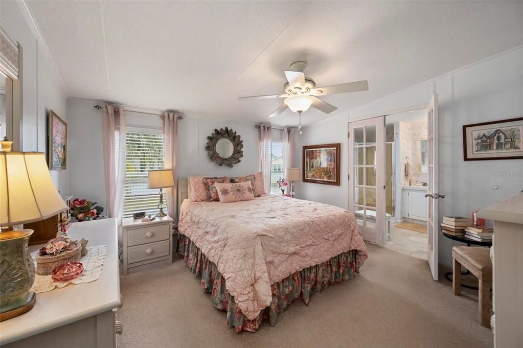 For Sale: $180,000 (3 beds, 2 baths, 1296 Square Feet)