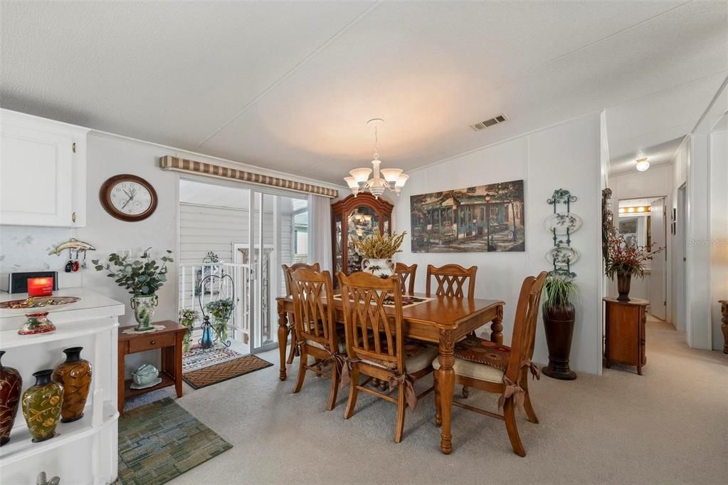 For Sale: $180,000 (3 beds, 2 baths, 1296 Square Feet)