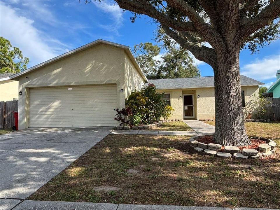 En Venta: $419,000 (3 camas, 2 baños, 1383 Pies cuadrados)