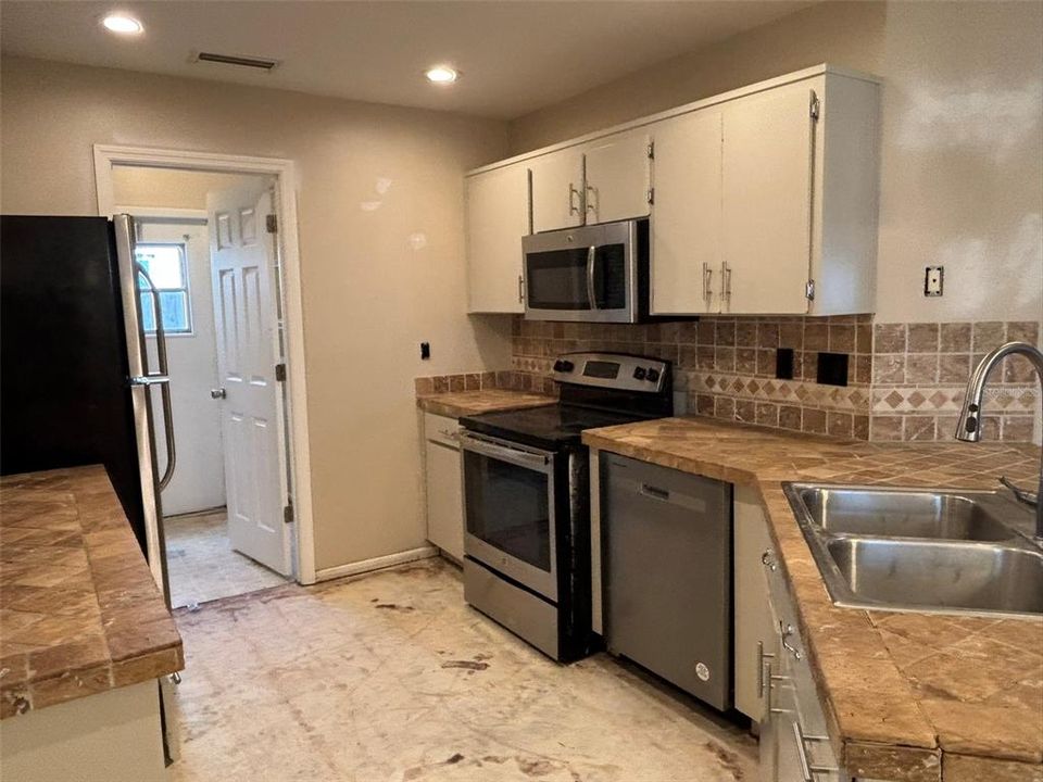 En Venta: $419,000 (3 camas, 2 baños, 1383 Pies cuadrados)