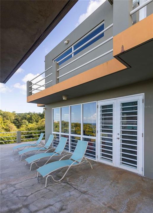 For Sale: $724,000 (2 beds, 2 baths, 1834 Square Feet)