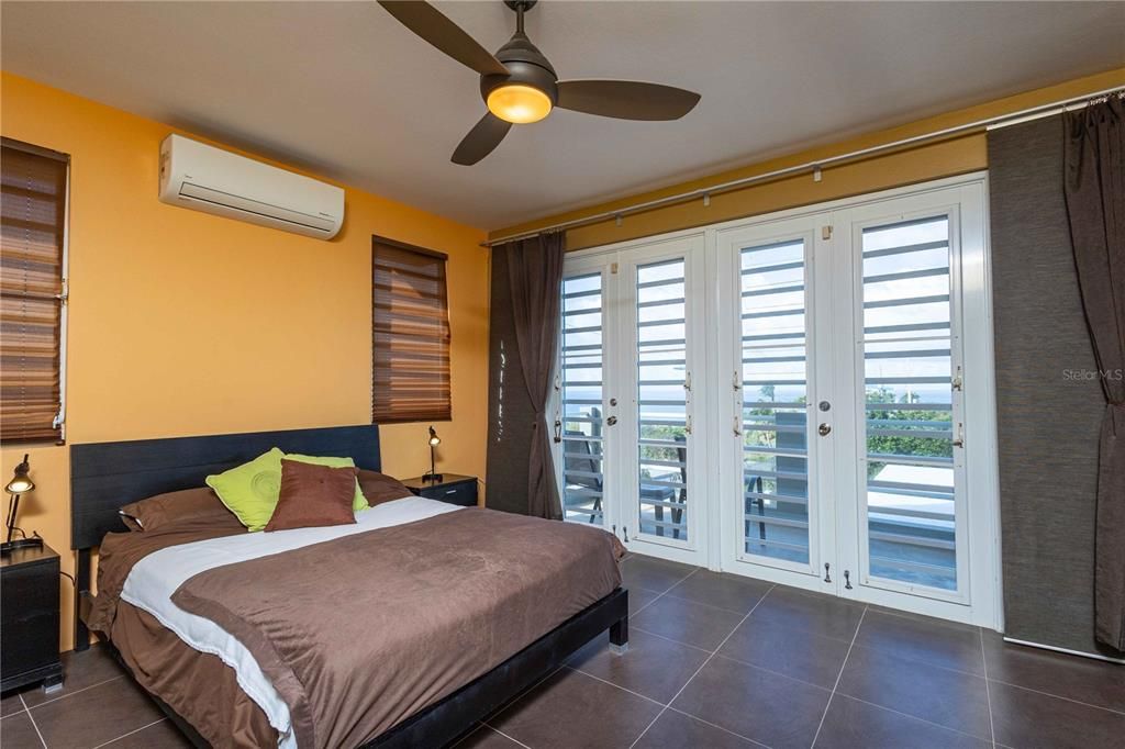 For Sale: $724,000 (2 beds, 2 baths, 1834 Square Feet)