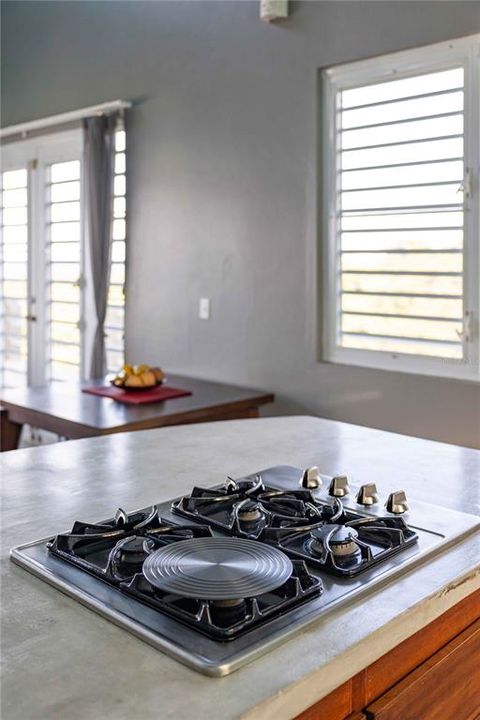 For Sale: $724,000 (2 beds, 2 baths, 1834 Square Feet)