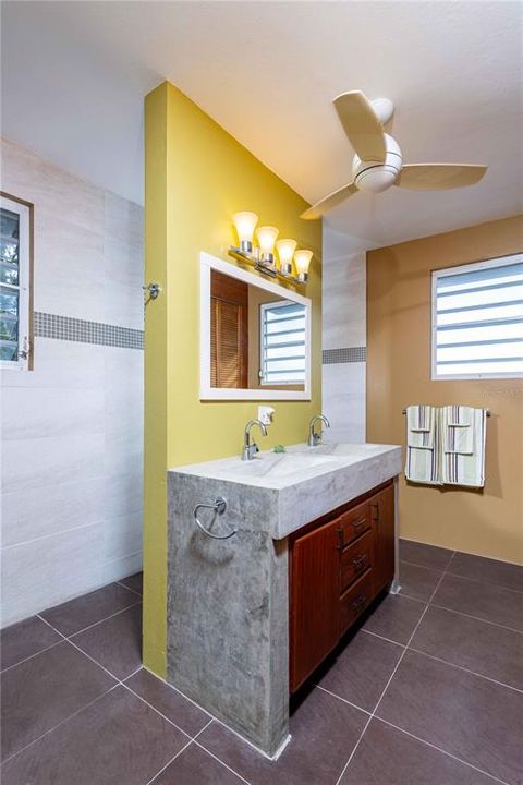 For Sale: $724,000 (2 beds, 2 baths, 1834 Square Feet)