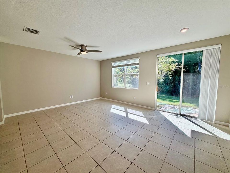 出租: $2,100 (3 贝兹, 2 浴室, 1539 平方英尺)