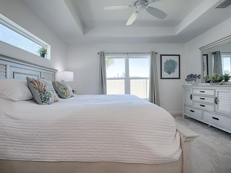 На продажу: $438,900 (3 спален, 2 ванн, 1497 Квадратных фут)