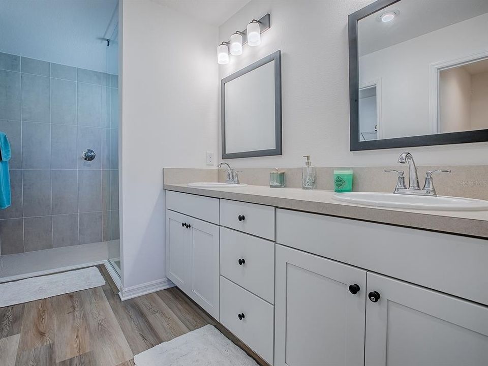 На продажу: $438,900 (3 спален, 2 ванн, 1497 Квадратных фут)