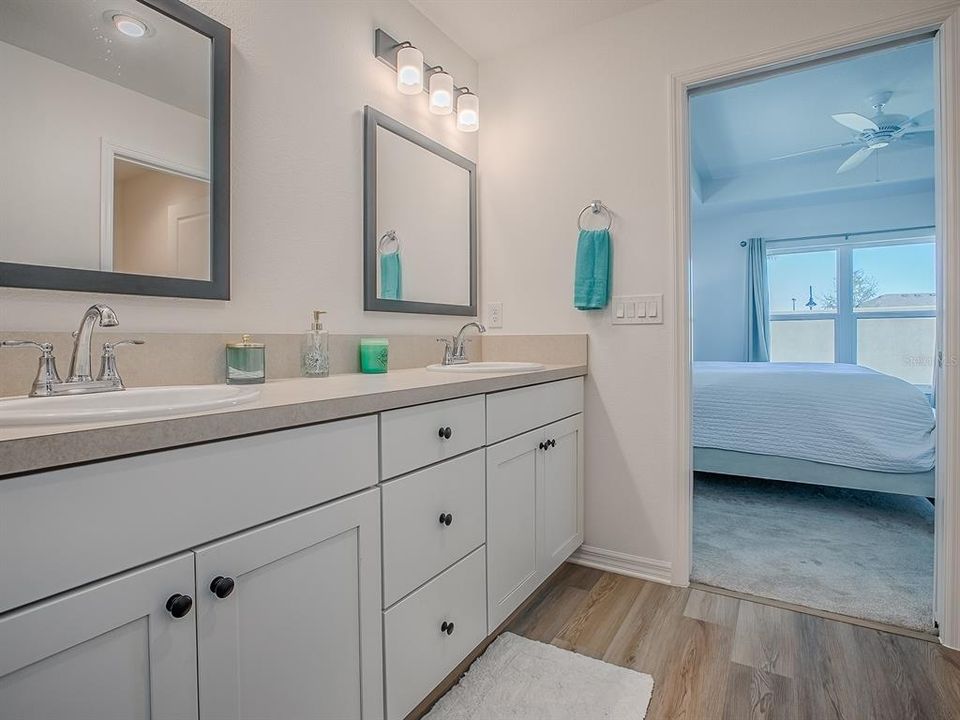 На продажу: $438,900 (3 спален, 2 ванн, 1497 Квадратных фут)