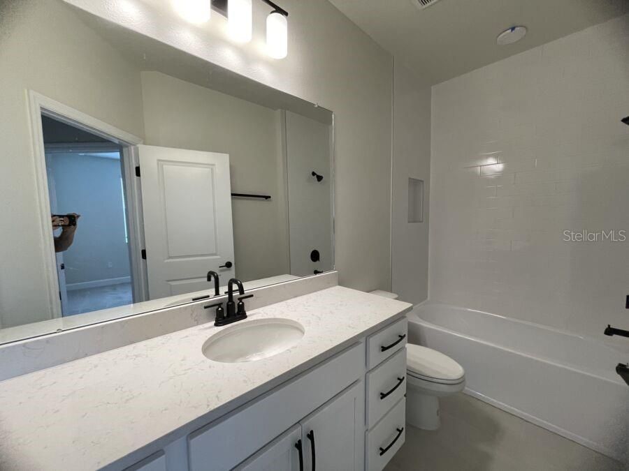 For Rent: $3,250 (3 beds, 2 baths, 1850 Square Feet)