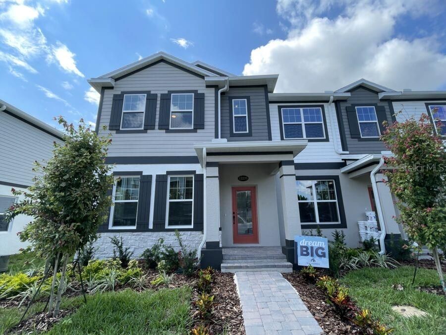 For Rent: $3,250 (3 beds, 2 baths, 1850 Square Feet)