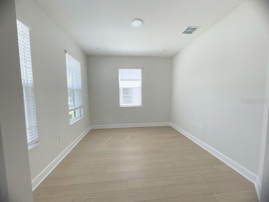 For Rent: $3,250 (3 beds, 2 baths, 1850 Square Feet)